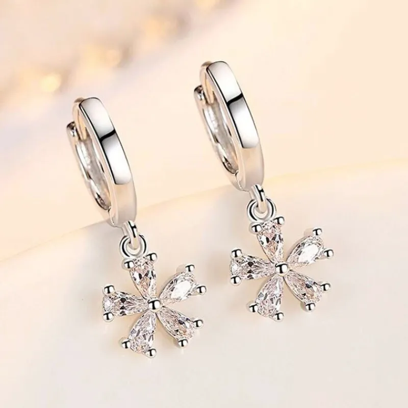 cherry_flower_drop_cubic__1.webp Cherry Flower Drop Cubic zirkon Örhängen i Silver<VSmycken Discount