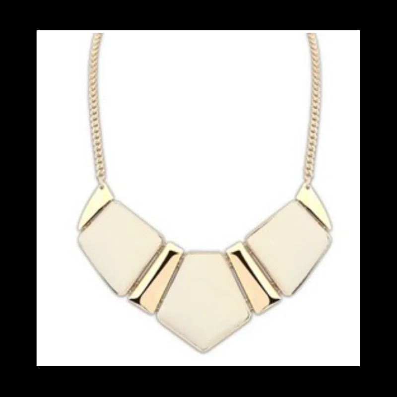 choker_necklace__guldig_b_0.webp Choker Necklace - Guldig Beige Halsband<VSmycken Sale