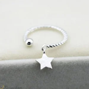 Fin ring i äkta 925 silver med stjärna<VSmycken Online