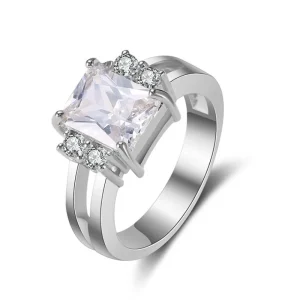 18 Karat silverpläterad ring med Zircon sten - storlek 7<VSmycken Outlet