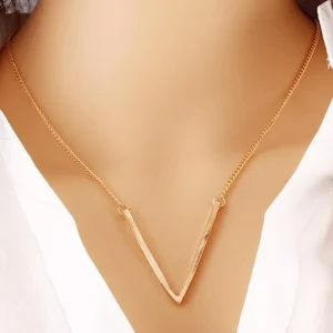 V Halsband - guld V - Halsband med v bokstav<VSmycken Best