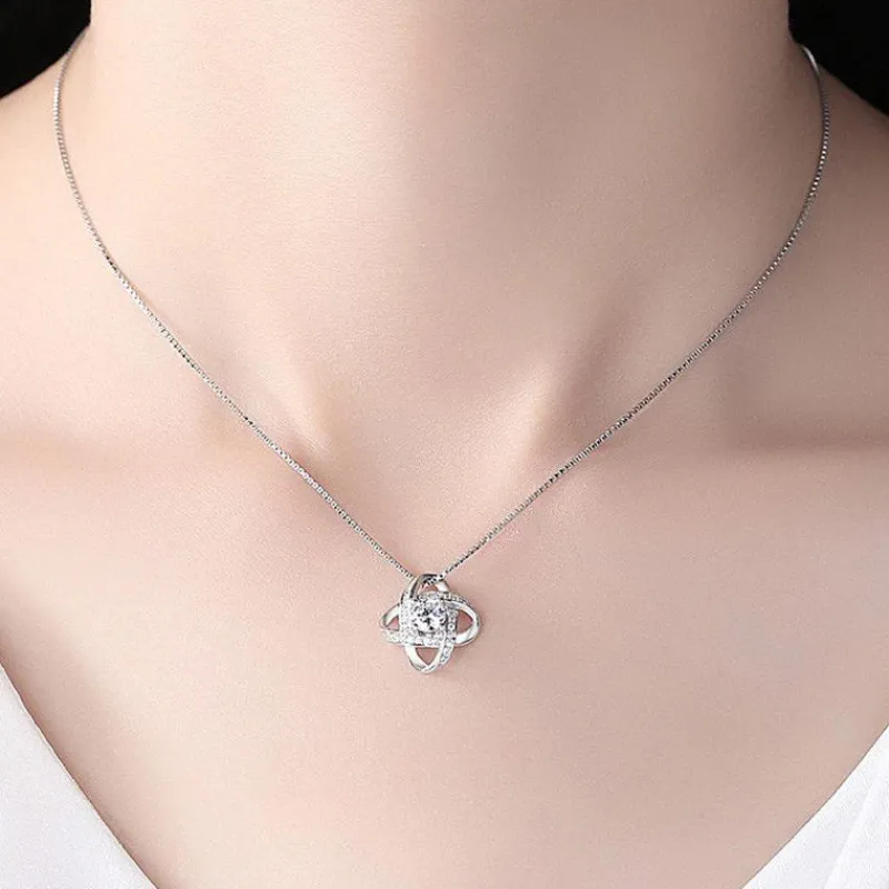eternal_heart_twist_i___s_1.webp Eternal Heart Twist i 925 silver & Cubic zirconia<VSmycken Sale