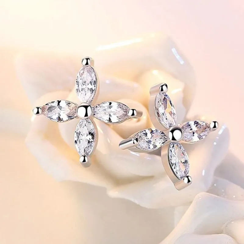 silver_ice_snowflakes_cub_1.webp Silver ice Snowflakes Cubic zirkon Leaves Örhängen<VSmycken Fashion