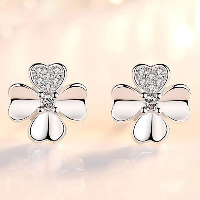 zirkon_clover_fyrklvrar_r_2.webp Zirkon Clover Fyrklövrar Örhängen i 925 sterling silver<VSmycken Online