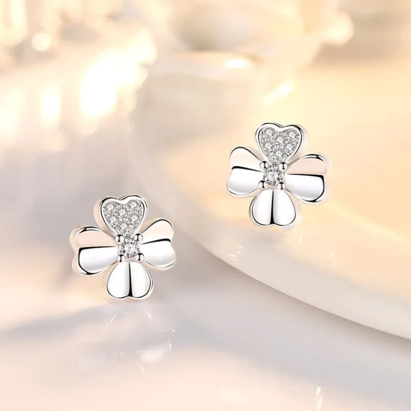 zirkon_clover_fyrklvrar_r_4.webp Zirkon Clover Fyrklövrar Örhängen i 925 sterling silver<VSmycken Online